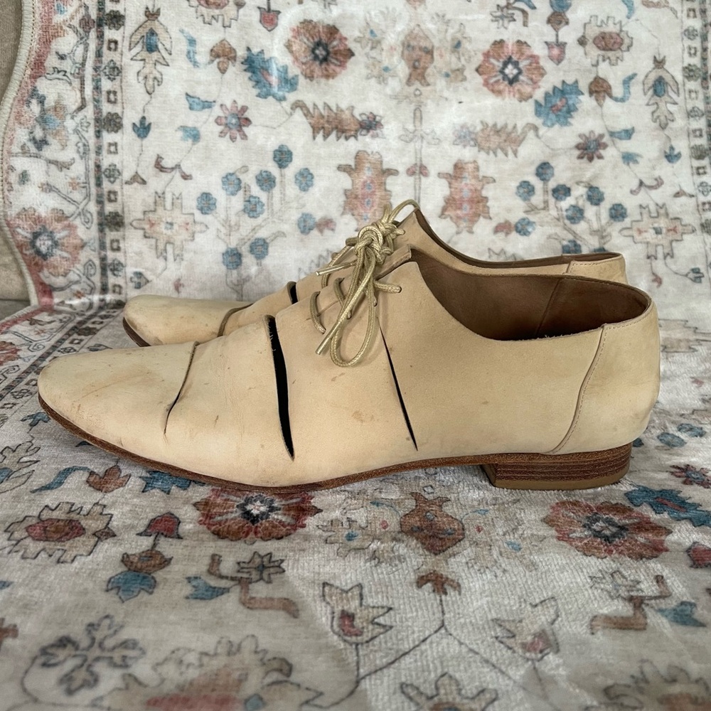 Hermes Richelieu Cream Suede Lace-Up Shoes - Picture 2 of 10